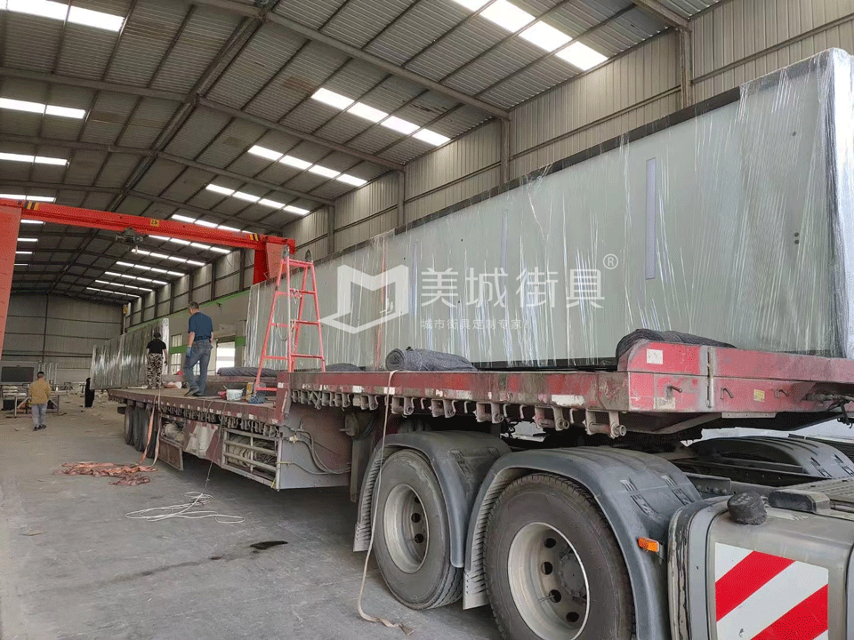 2022.9.21美城街具供應(yīng)蘇州公交車候車亭發(fā)貨現(xiàn)場 2022.9.21美城街具供應(yīng)蘇州公交車候車亭發(fā)貨現(xiàn)場