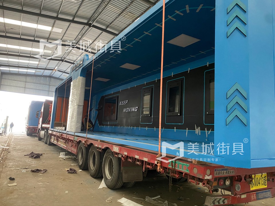 2023.12.21美城街具供應(yīng)的公交站臺安裝實景圖 2023.12.21美城街具供應(yīng)的公交站臺安裝實景圖